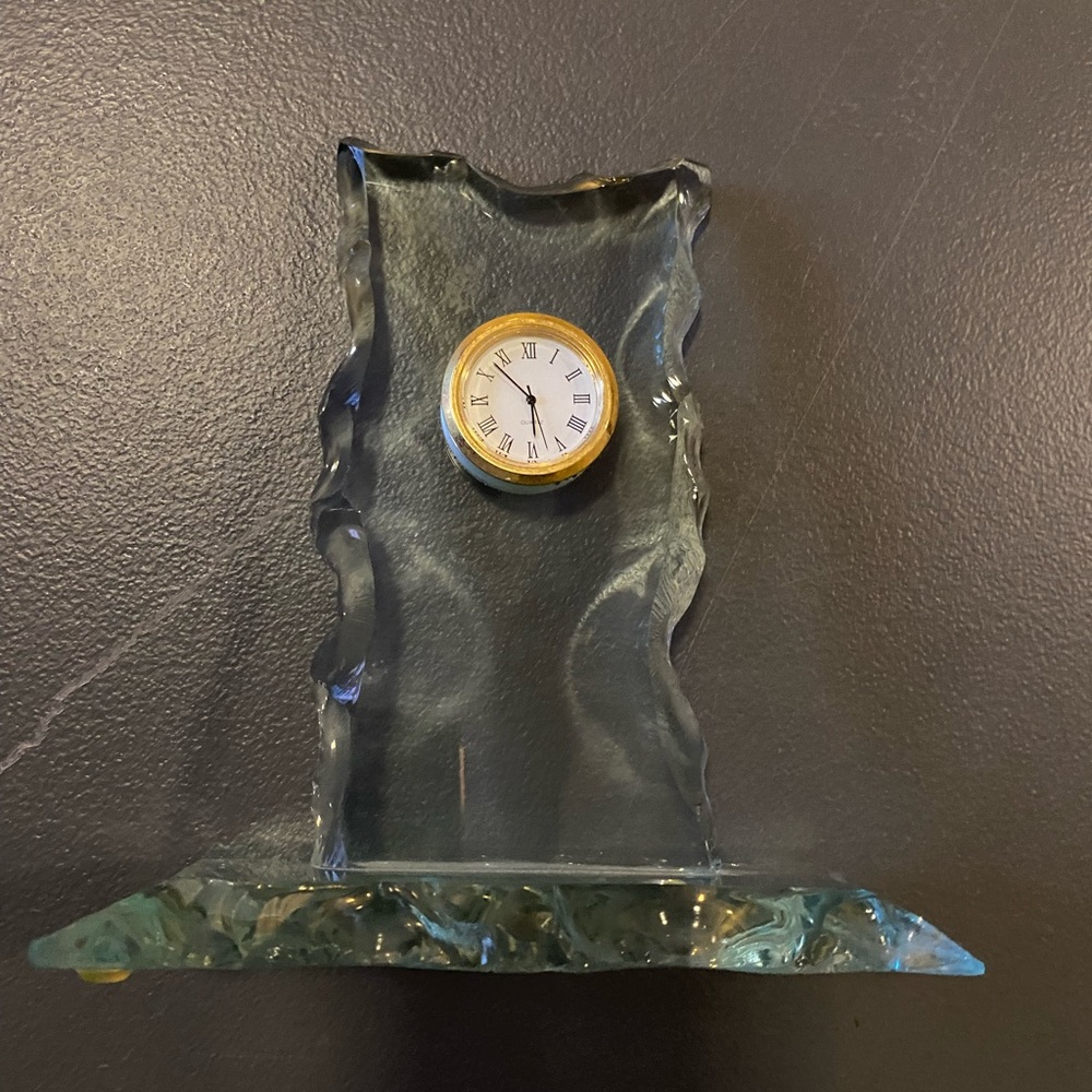 Glass vintage style clock decor